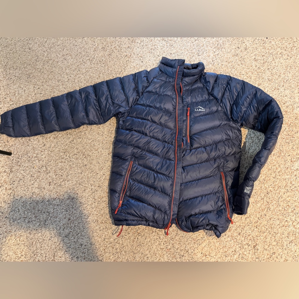 L.L. Bean Men's Ultralight 850 Down Jacket - Navy